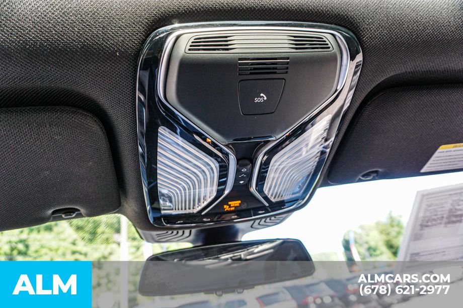 Used 2022 Black BMW 740i image 34