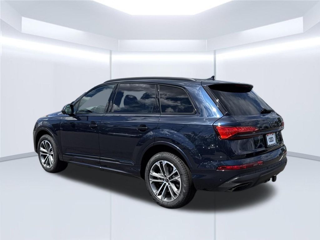 Thumbnail: 2026 Audi Q7 - 3