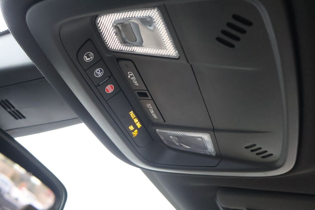 Thumbnail: 2023 Chevrolet Traverse - 30