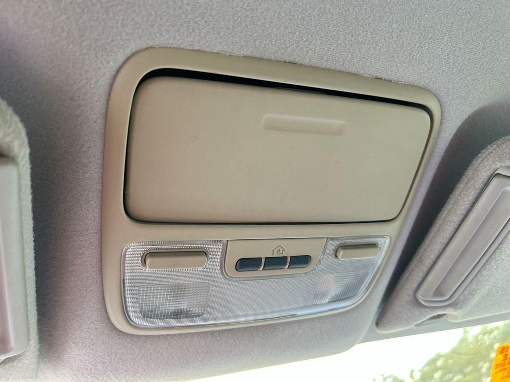 Thumbnail: 2002 Honda Odyssey - 24