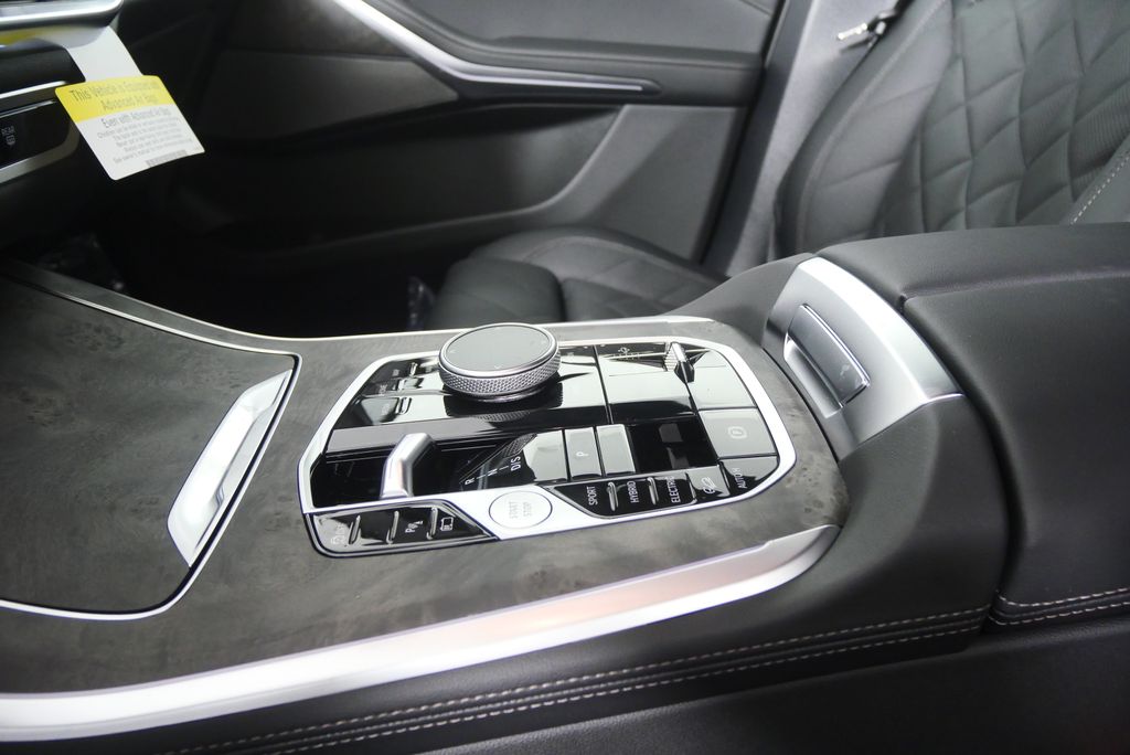 Thumbnail: 2026 BMW X5 - 21