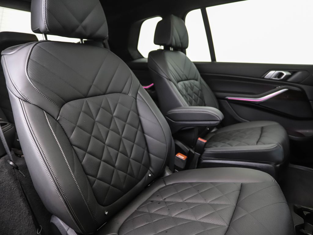 Thumbnail: 2025 BMW X7 - 28