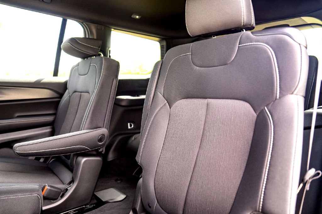 New Car 2025 Jeep Grand Cherokee L  Laredo For Sale Under $40,000 In Taylor, Texas