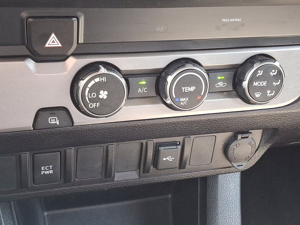 2022 Toyota Tacoma SR 15