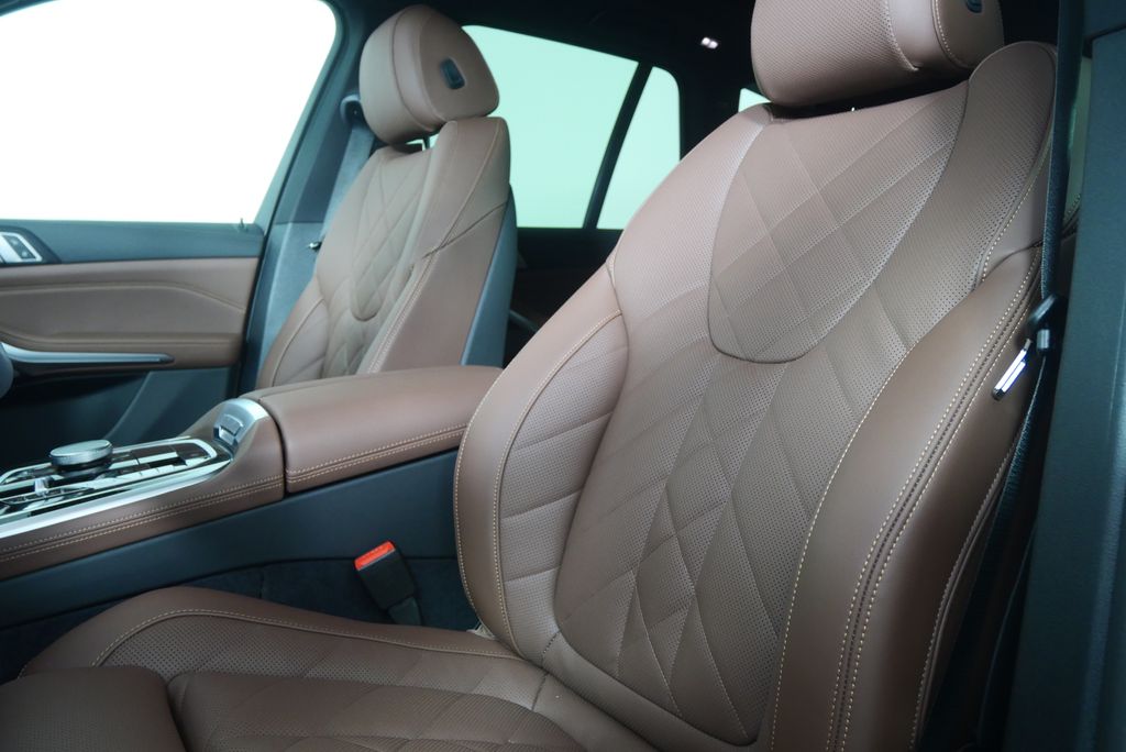 Thumbnail: 2026 BMW X5 - 10