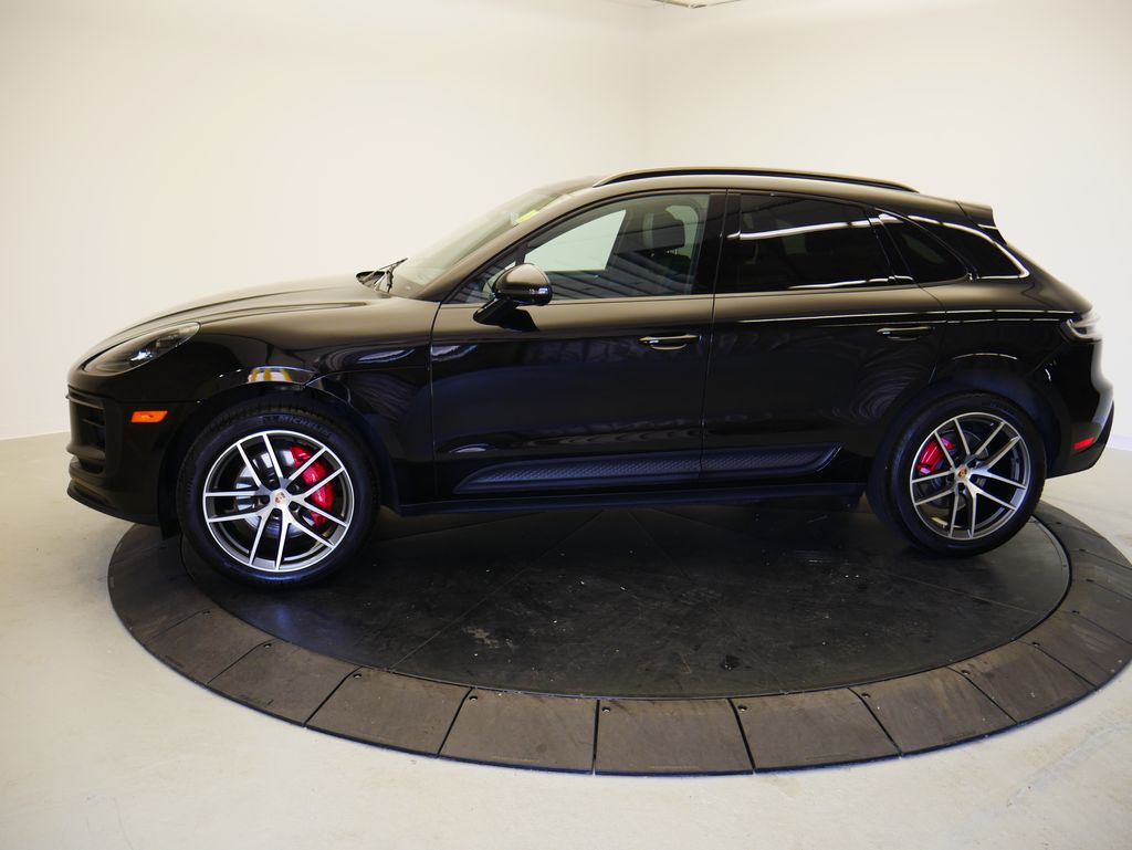 Thumbnail: 2022 Porsche Macan - 2