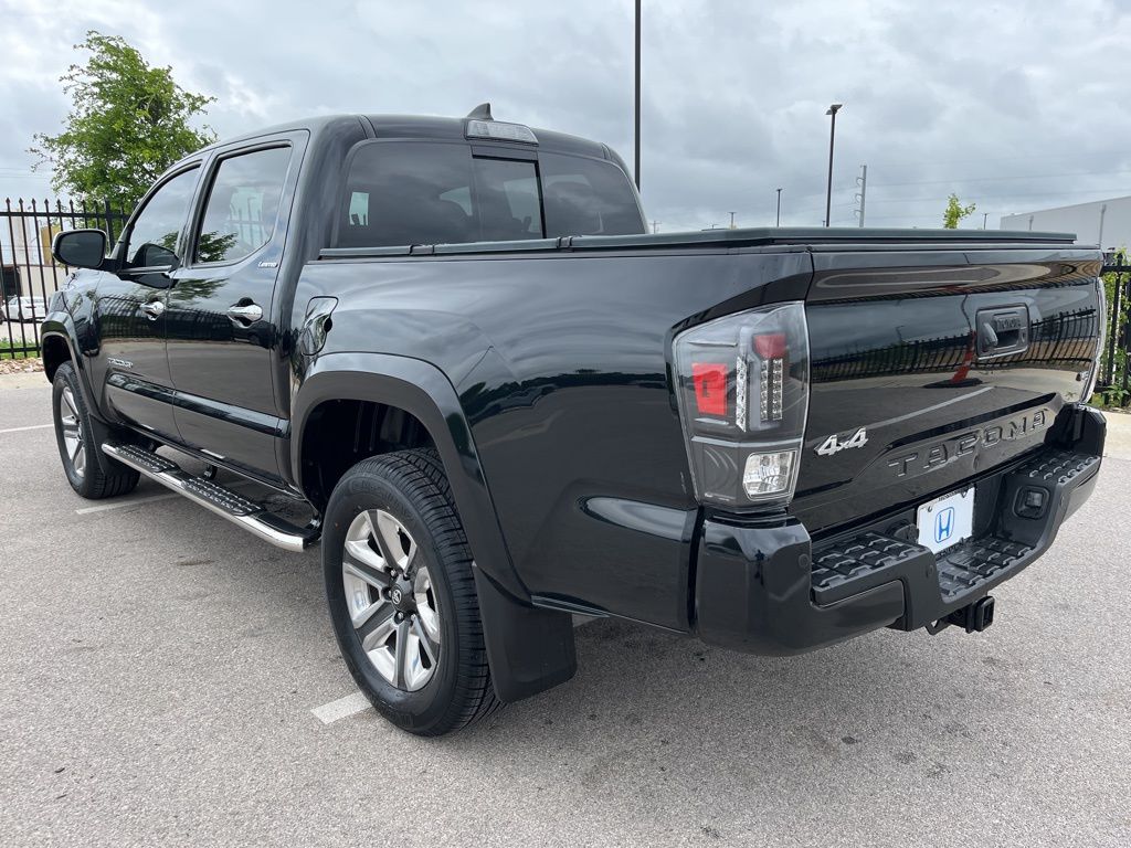 Thumbnail: 2018 Toyota Tacoma - 6