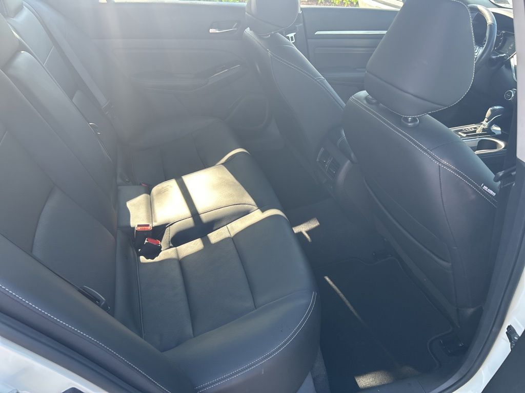 Used 2023 White Nissan 2.5 SL image 21