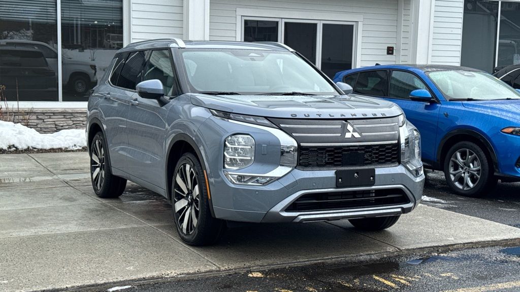 Moonstone Gray Metallic 2026 Mitsubishi Outlander SEL FWD SUV / Crossover Front-Wheel Drive Continuously Variable Transmission