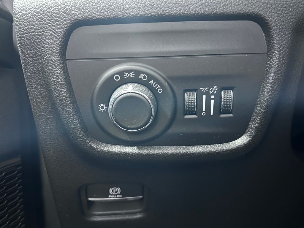 used 2023 Jeep Grand Cherokee L car, priced at $30,295