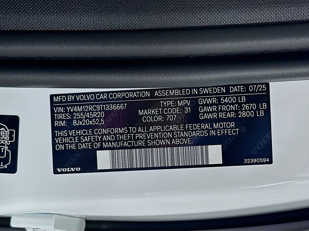 2026 Volvo XC60 Plus - Photo 26