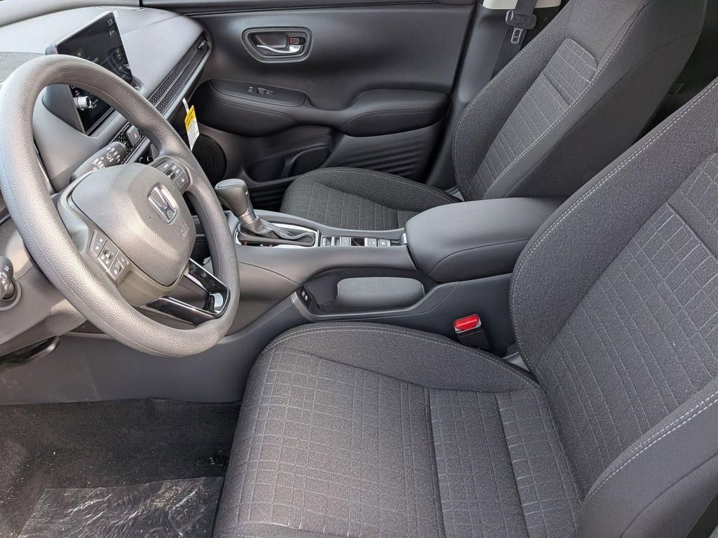 2026 Honda HR-V LX - Photo 12