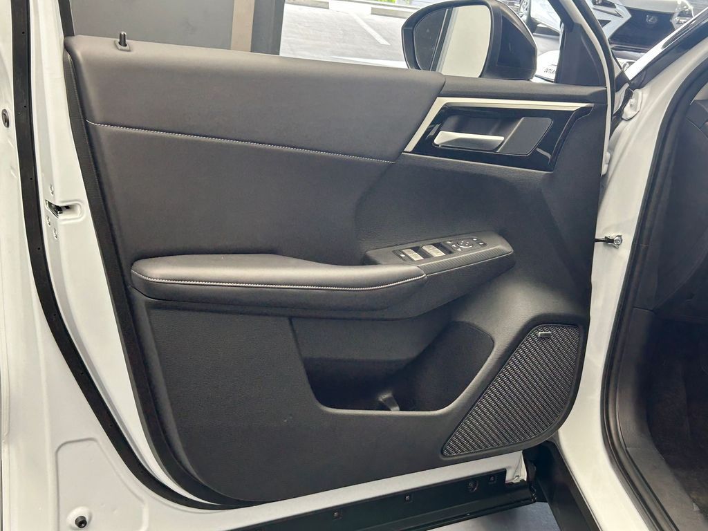 New 2026 White Mitsubishi Trail Edition image 23