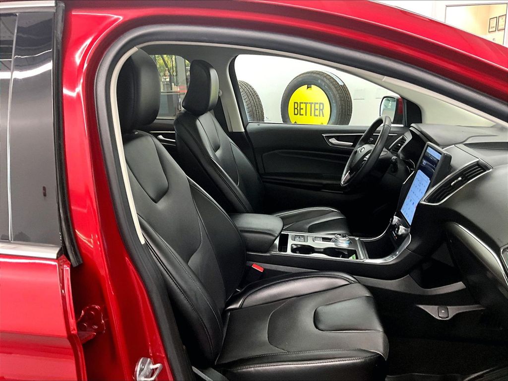 2022 Ford Edge — photo 11