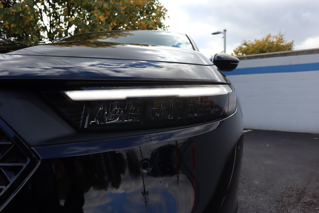 2025 Honda Accord Touring 9