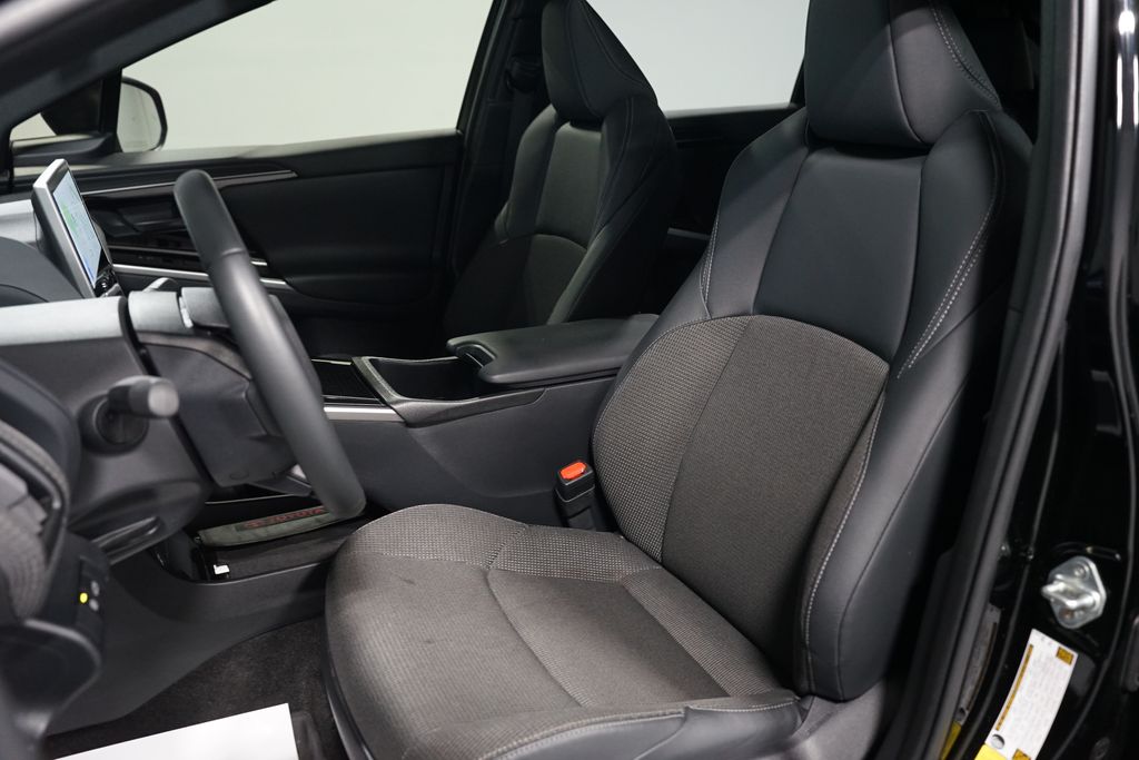 Thumbnail: 2024 Toyota bZ4X - 25