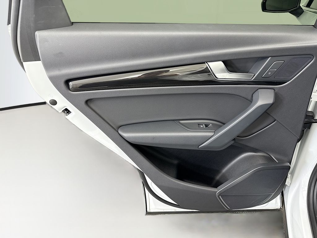 Thumbnail: 2020 Audi Q5 - 25