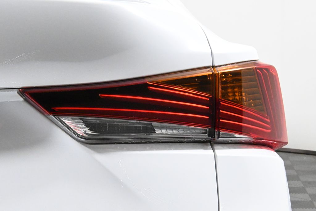 2017 Lexus IS 350 13