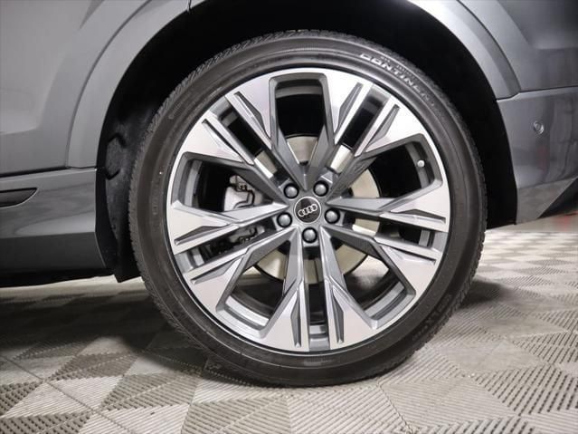 Thumbnail: 2026 Audi Q8 - 32