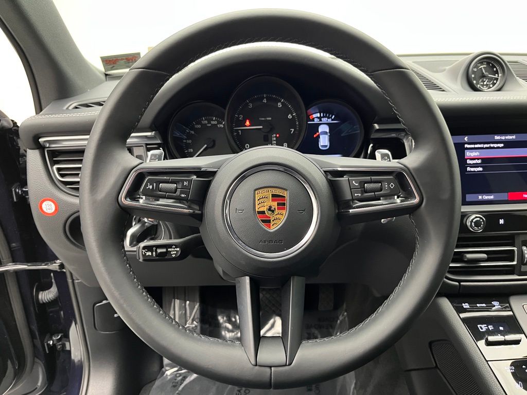 Thumbnail: 2022 Porsche Macan - 12