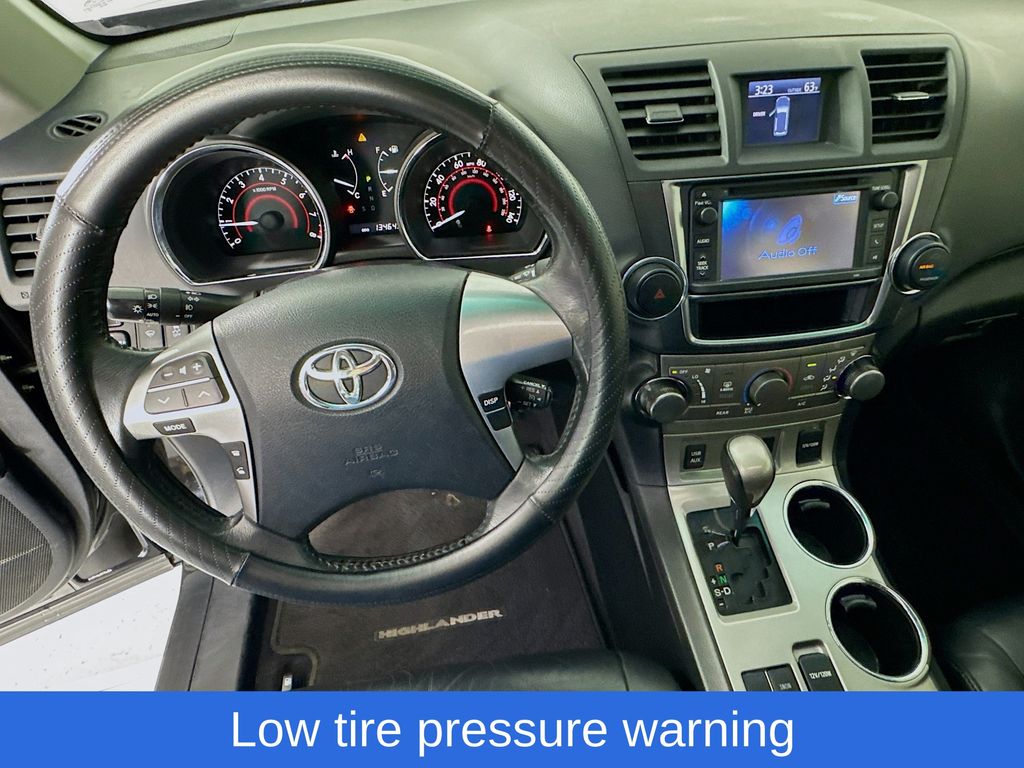 Used Car 2013 Toyota Highlander  Se For Sale Under $15,000 In Austin, Texas