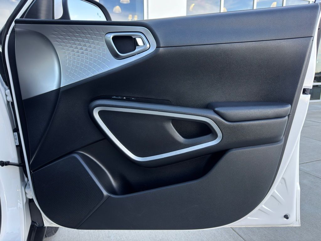 2022 Kia Soul LX White at Superior Kia