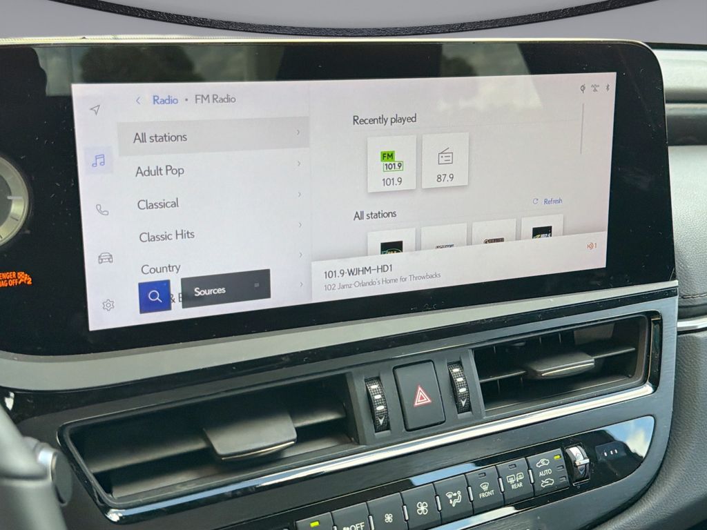 Thumbnail: 2024 Lexus ES - 23