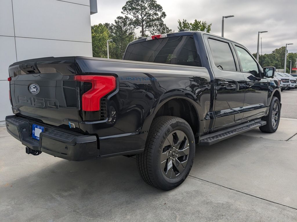 2025 Ford F-150 Lightning Flash