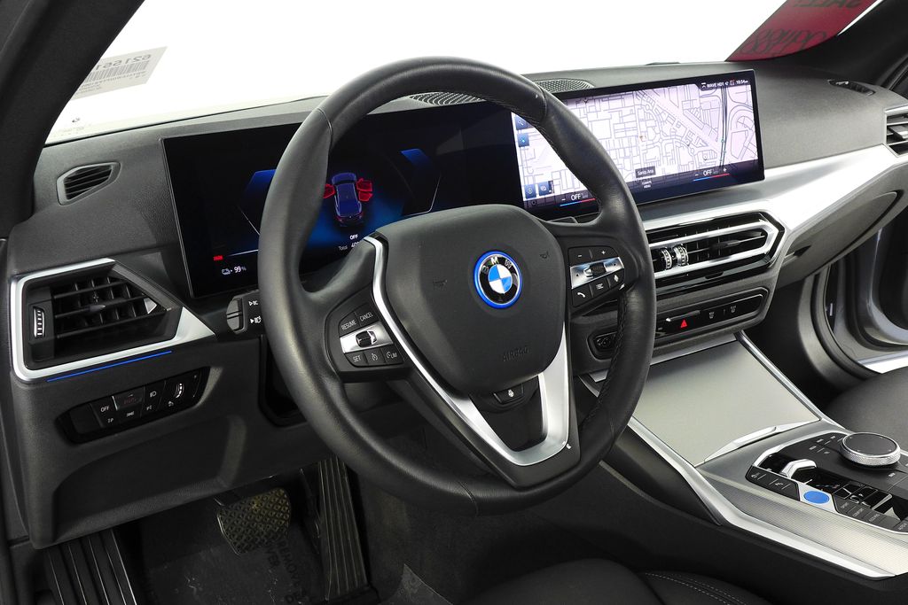 Thumbnail: 2023 BMW i4 - 31