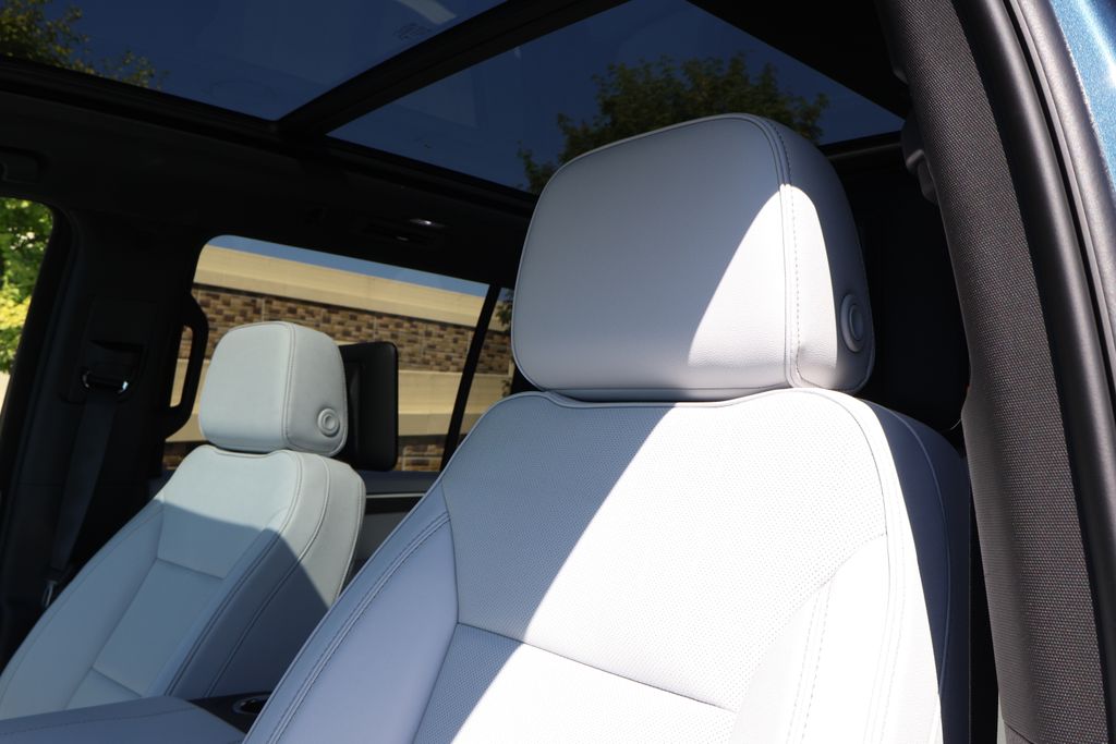 Thumbnail: 2025 Chevrolet Suburban - 16