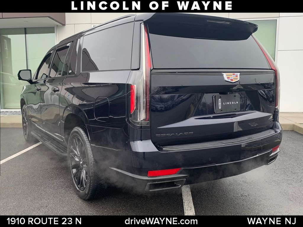 2023 Cadillac Escalade ESV Premium photo