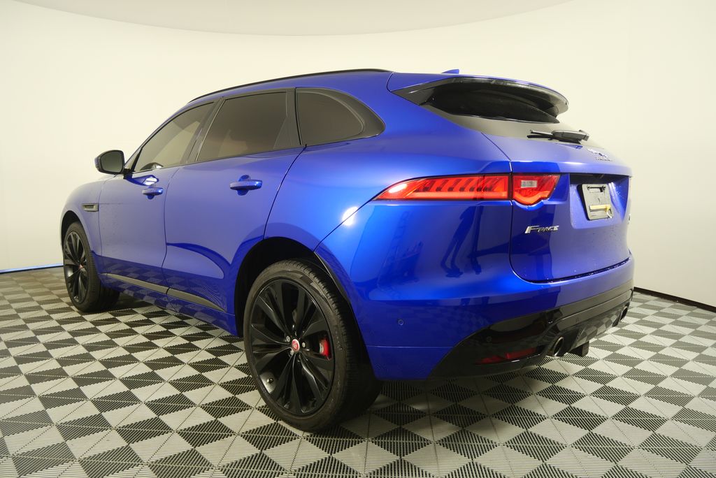 Thumbnail: 2019 Jaguar F-Pace - 5