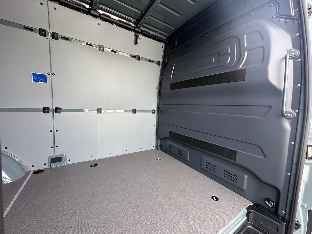 2024 Mercedes-Benz Sprinter 2500 Cargo 144 WB 24