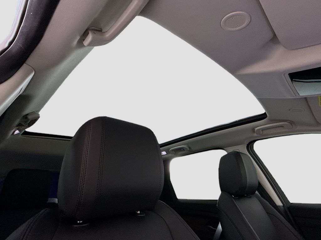 Thumbnail: 2025 Land Rover Discovery Sport - 19