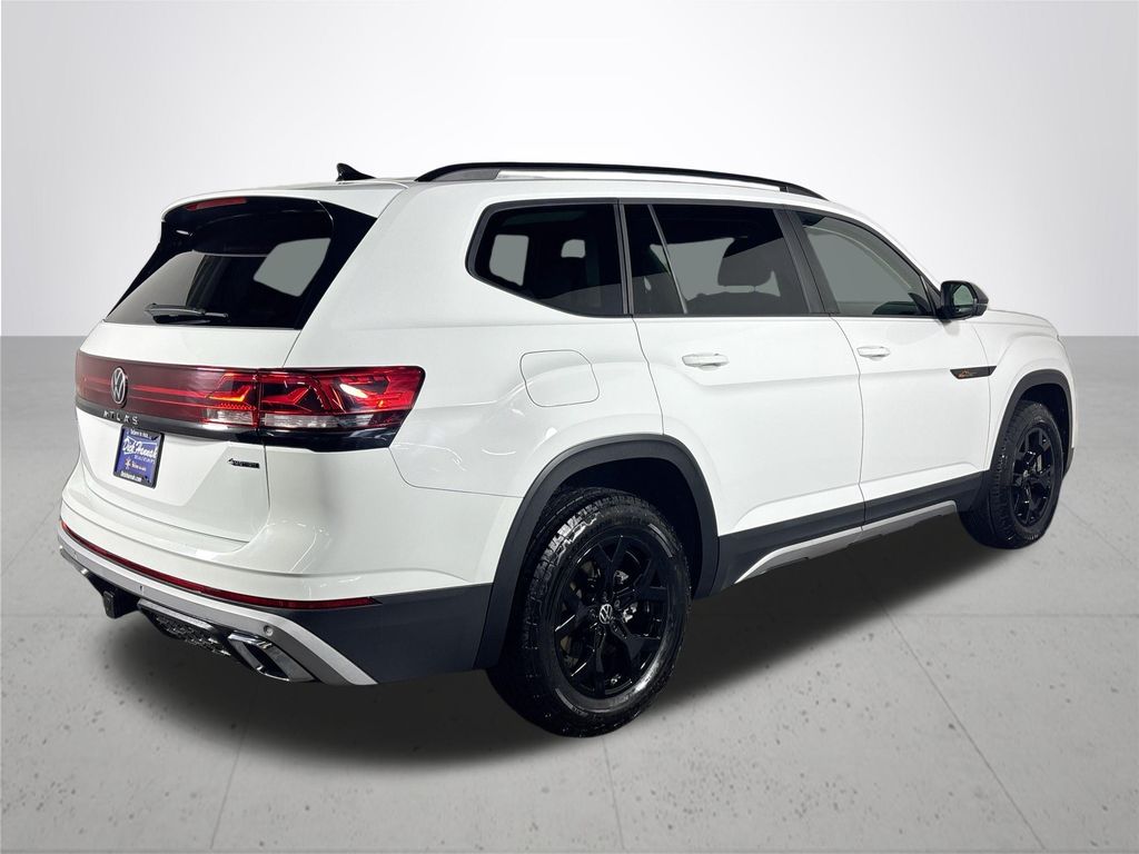 2024 Volkswagen Atlas 2.0T Peak Edition SE w/Technology