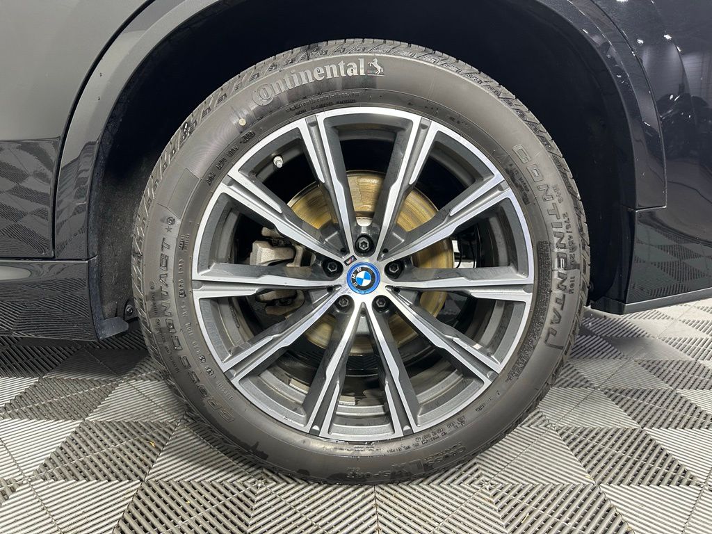 Thumbnail: 2023 BMW X5 - 10
