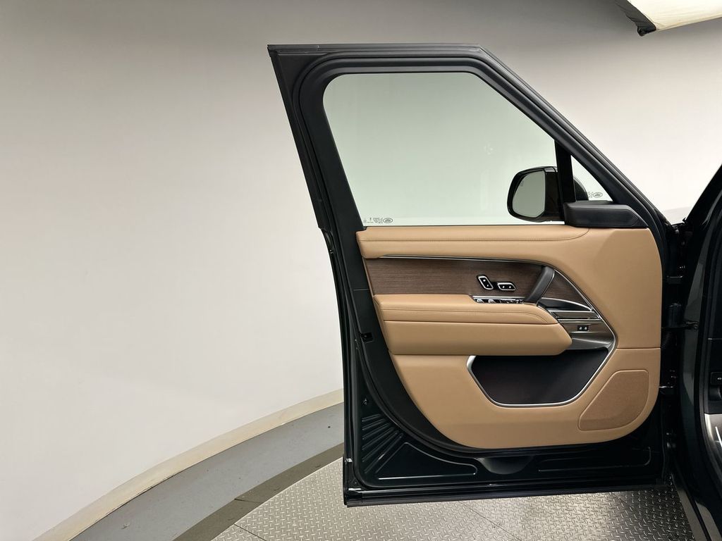 Thumbnail: 2026 Land Rover Range Rover - 21