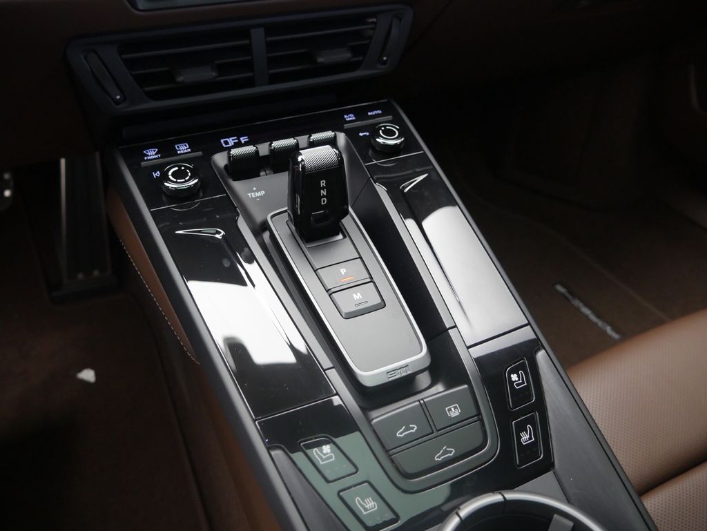 Thumbnail: 2026 Porsche 911 - 26