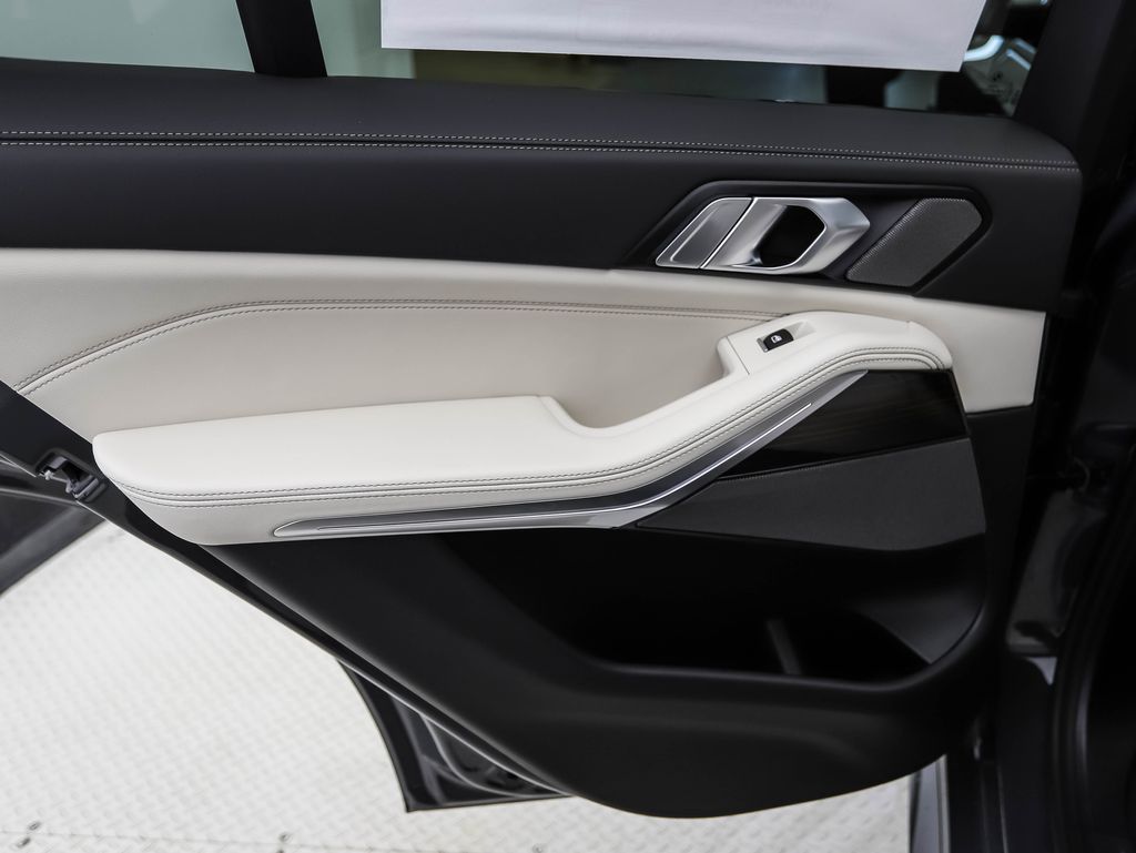 Thumbnail: 2026 BMW X5 - 20