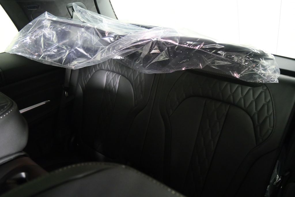 Thumbnail: 2026 BMW X7 - 18