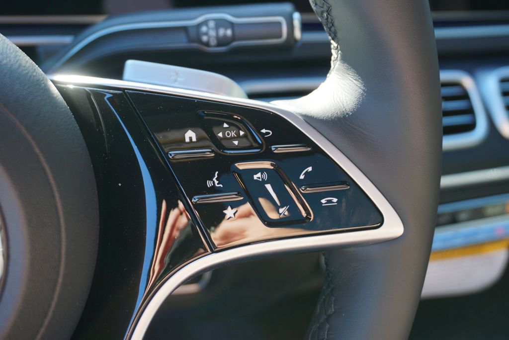 Thumbnail: 2026 Mercedes-Benz GLE - 29