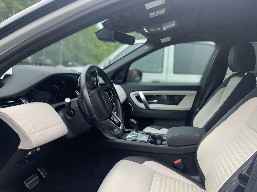 Thumbnail: 2023 Land Rover Discovery Sport - 7