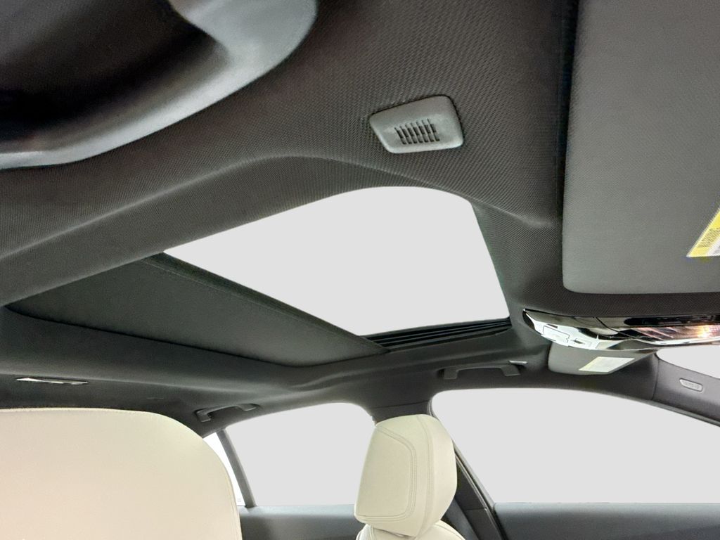 Thumbnail: 2026 BMW i5 - 17