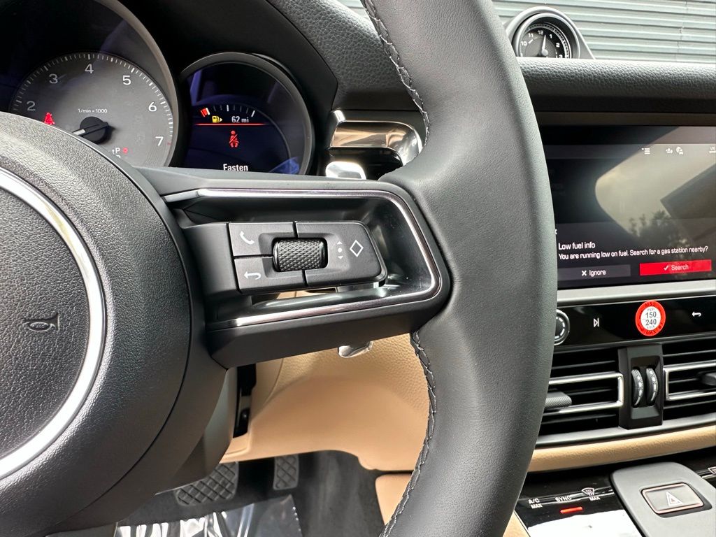 Thumbnail: 2025 Porsche Macan - 20