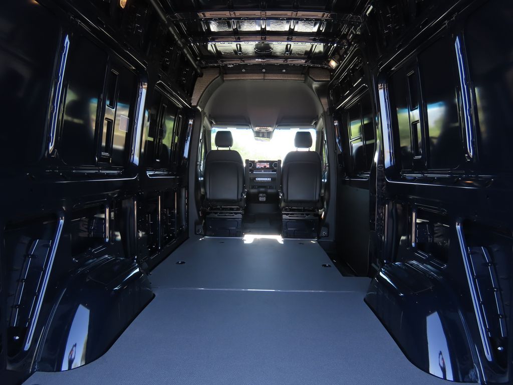 Thumbnail: 2025 Mercedes-Benz Sprinter - 29