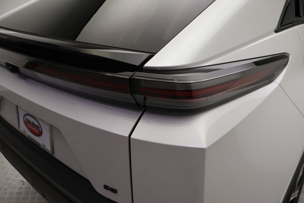 Thumbnail: 2026 Toyota C-HR - 9