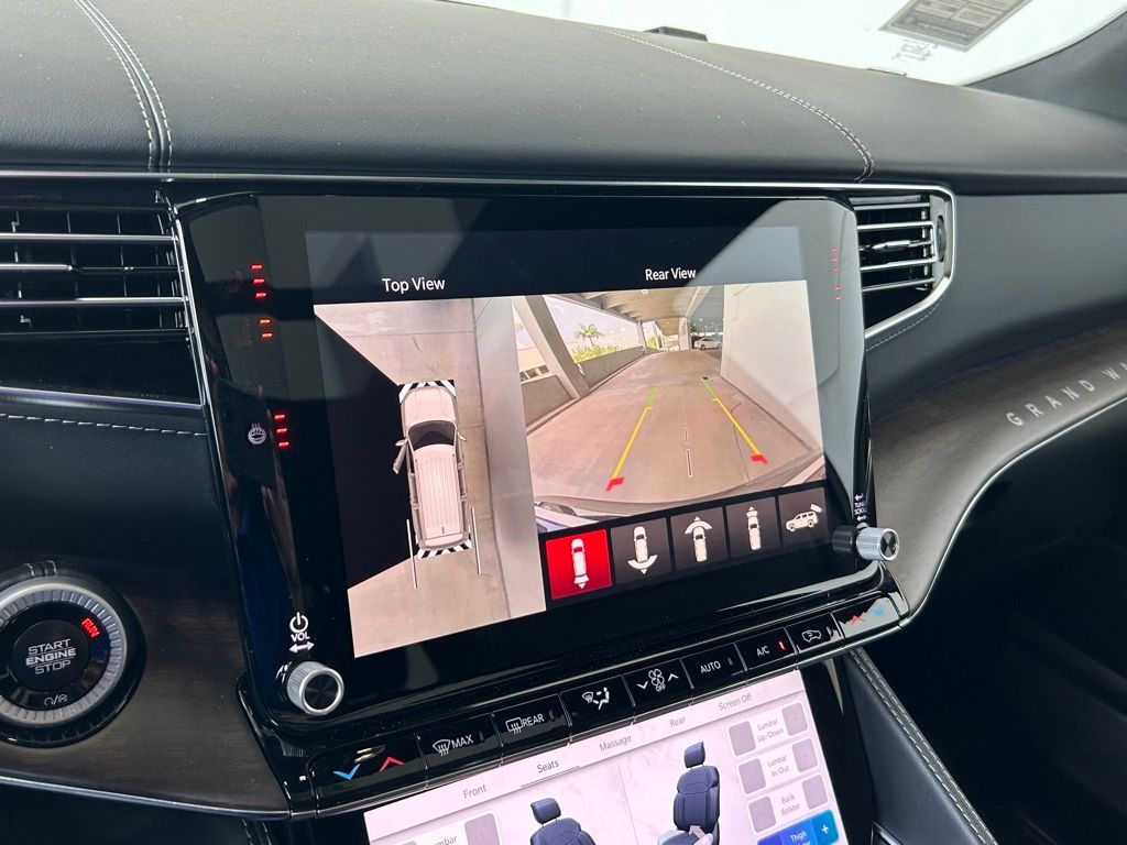 Used 2024 Diamond Black Crystal Pearlcoat Jeep Base image 12