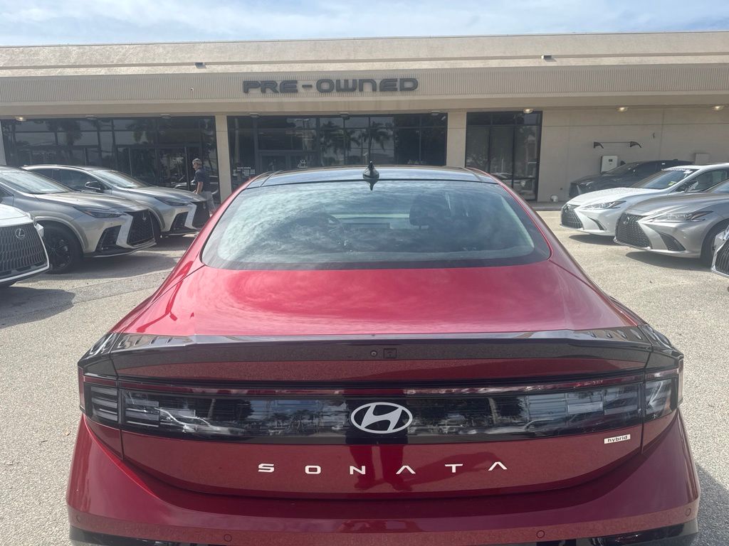Used 2024 Red Hyundai Limited image 5