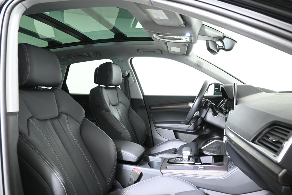 Thumbnail: 2025 Audi Q5 - 27