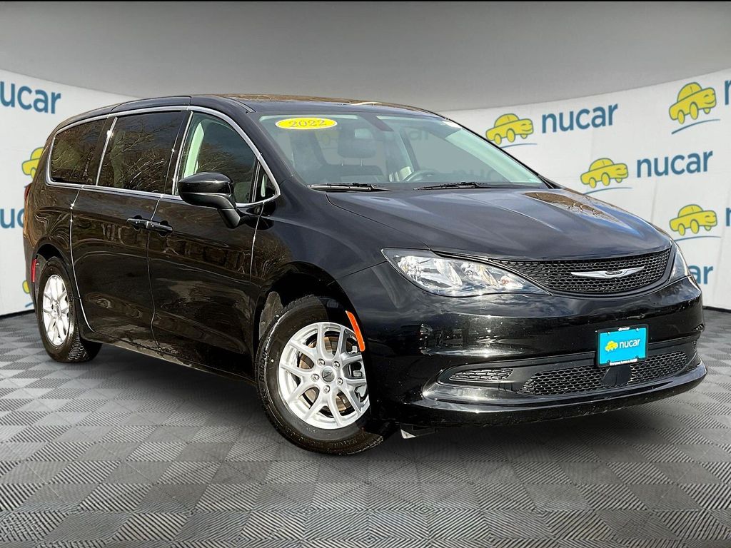 Brilliant Black Crystal Pearlcoat 2022 Chrysler Voyager LX FWD Minivan Front-Wheel Drive 9-Speed Automatic